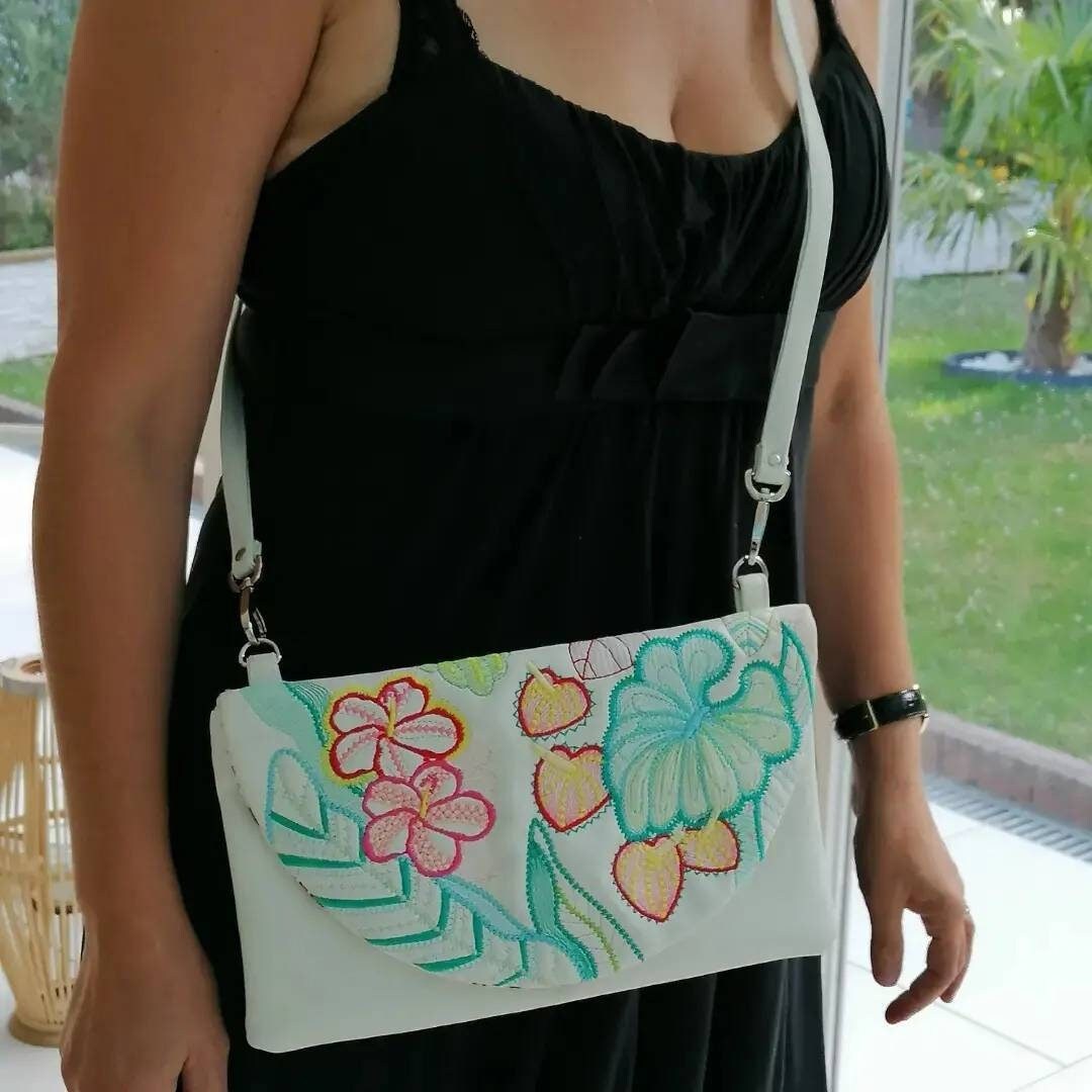 ANCIEN FOND DE coiffe en tulle brodé main EUR 15,00 - FR
