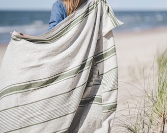 Linen beach towel, French style linen beach blanket, Striped linen blanket, Summer blanket, Outdoor blanket, Vintage linen beach towel.