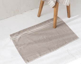 Tapis de bain en lin de style Français avec rayures naturelles, tapis de salle de bain en lin, tapis de bain en lin doux, accessoires de bain en lin, tapis en lin durable.