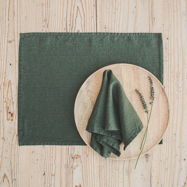 Serviettes en lin vert forêt, Ensemble de serviettes en lin naturel, Serviettes à manger raffinées, Serviettes en lin faites à la main, Vaisselle en lin, Linge de table.