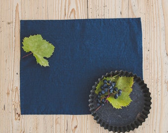 Dark blue linen placemats, Soft table mats, Natural linen placemats for holiday table decor, Natural placemat set, Washed linen placemats.