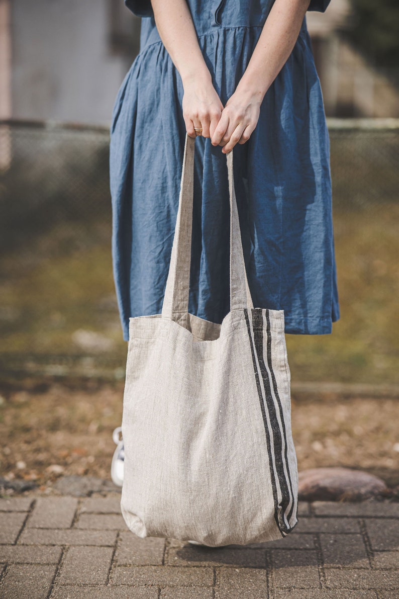 Natural linen tote bag with cherry red stripes, French style linen shoulder bag, Handmade linen summer bag, Thick linen shopping bag. 画像 10