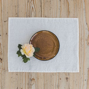 Cream linen placemats set, Natural soft linen placemats, Dining table placemats, Handmade washable linen placemats, Linen table decor.