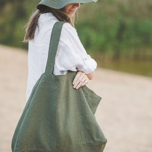 Forest green linen beach bag, Natural linen summer bag with lining, Oversized linen shoulder bag, Large handmade linen tote bag, Eco bag. image 2