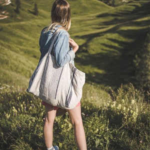 Französische Stil Leinen Strandtasche, Übergroße Leinentasche, Leinen Strandtasche mit Taschen, Natürliche Leinen Sommertasche, Große Leinen Einkaufstasche, Reisetasche. Bild 7