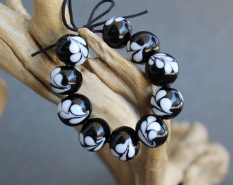 Lampwork Glass Bead: Black and White Flower Bead (1 pc)