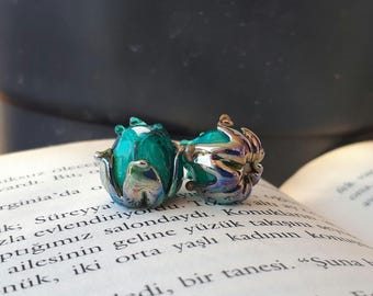 Lampwork Tulip Flower Bead: Green & Purple Shiny Glass (MTO, 1pc)