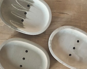 Jabonera de hormigón hecha a mano con drenaje: decoración moderna para baños