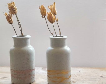 Jarrón de hormigón con detalles en oro fundido a mano / Jarrón de tallo / Regalo