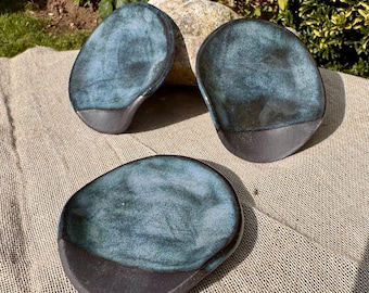 ル・クルーゼ ストーンウェア オーバルスプーンレスト シュガーピンク