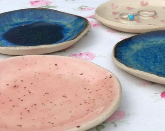 Handmade Ceramic Dish / Ring Holder / Jewellery Holder / Pink Ring Dish / Ceramic Ring Dish