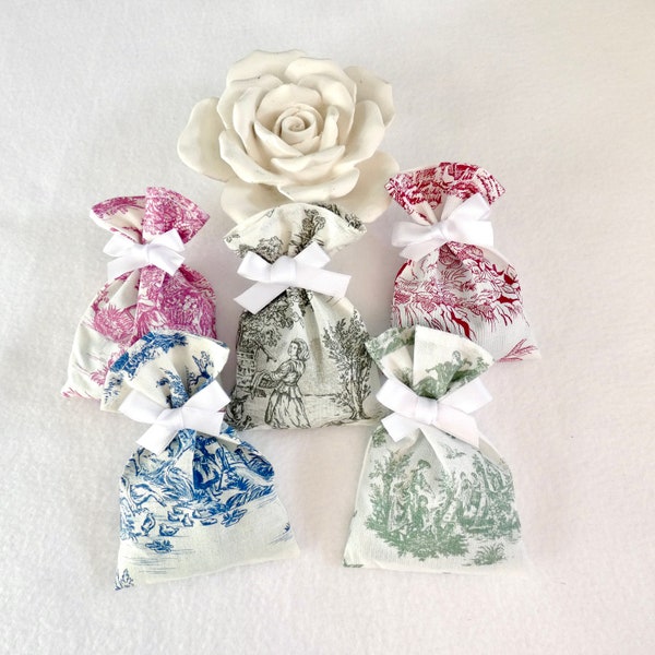 Sachet / pochon dragées pour baptêmes, mariages, communions, anniversaire en coton imprimé toile de Jouy