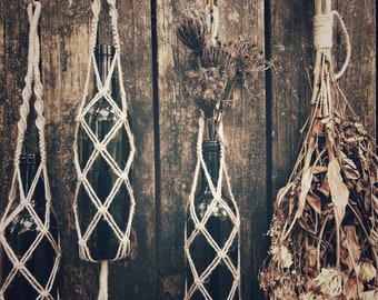 Macrame bottle holder bag, linen string, rustic boho style, special wine gift bag, sustainable bottle container