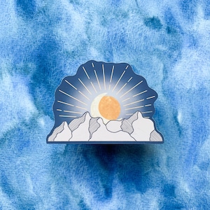Montaña con luna y pegatina de sol - Adorable pegatina de corte de muerte - Pegatina celestial de la naturaleza