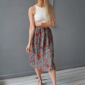 Vintage Floral Midi Skirt, Black Red A-line skirt, 90s Mid calf skirt, Skirt with roses high waist XL L M size Summer skirt with underskirt