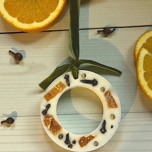 Cinnamon Orange Clove Soy Wax Hanging Wreath: Christmas Air Freshener
