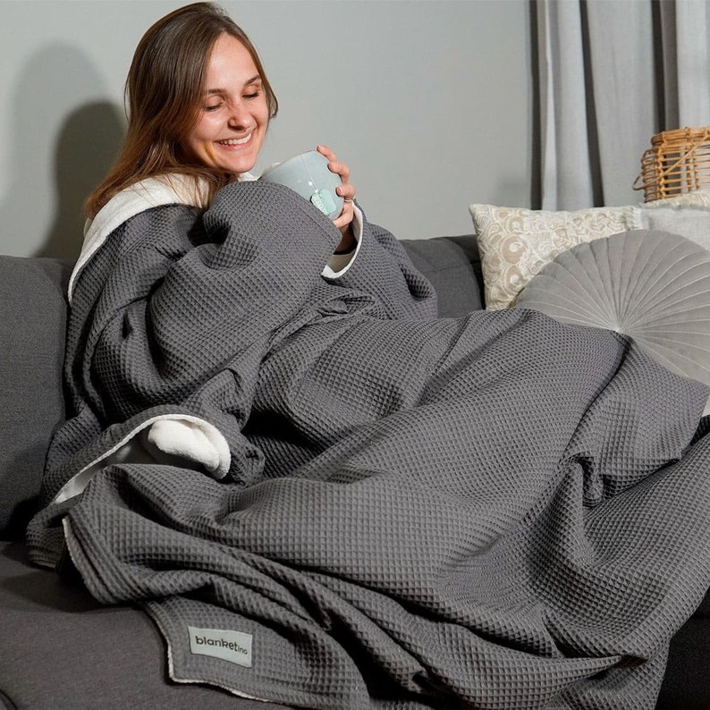 Cuddly blanket with sleeves grey/sand white Created for chilblains XL size with freedom of movement Made in Germany 100% vegan image 1