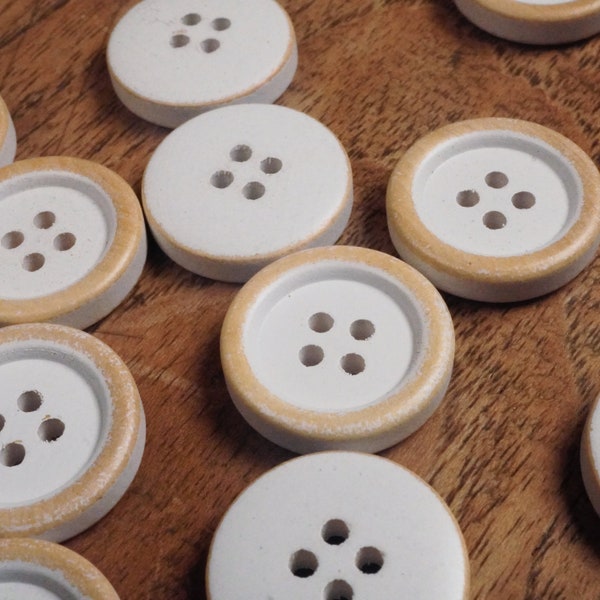 Boutons en bois blanc dans le look usagé, look vintage, rond, 2 cm, 4 trous, boutons en bois naturel, boutons blancs, boutons coussin