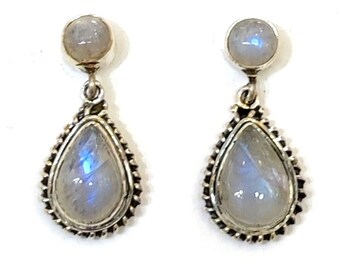 Hand made silver earings with moonstone