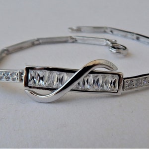 Silver bracelet with cubic zirconia