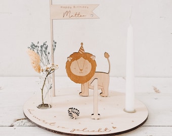 Lion candle plate personalized including pennant, number, vase of dried flowers and white candle