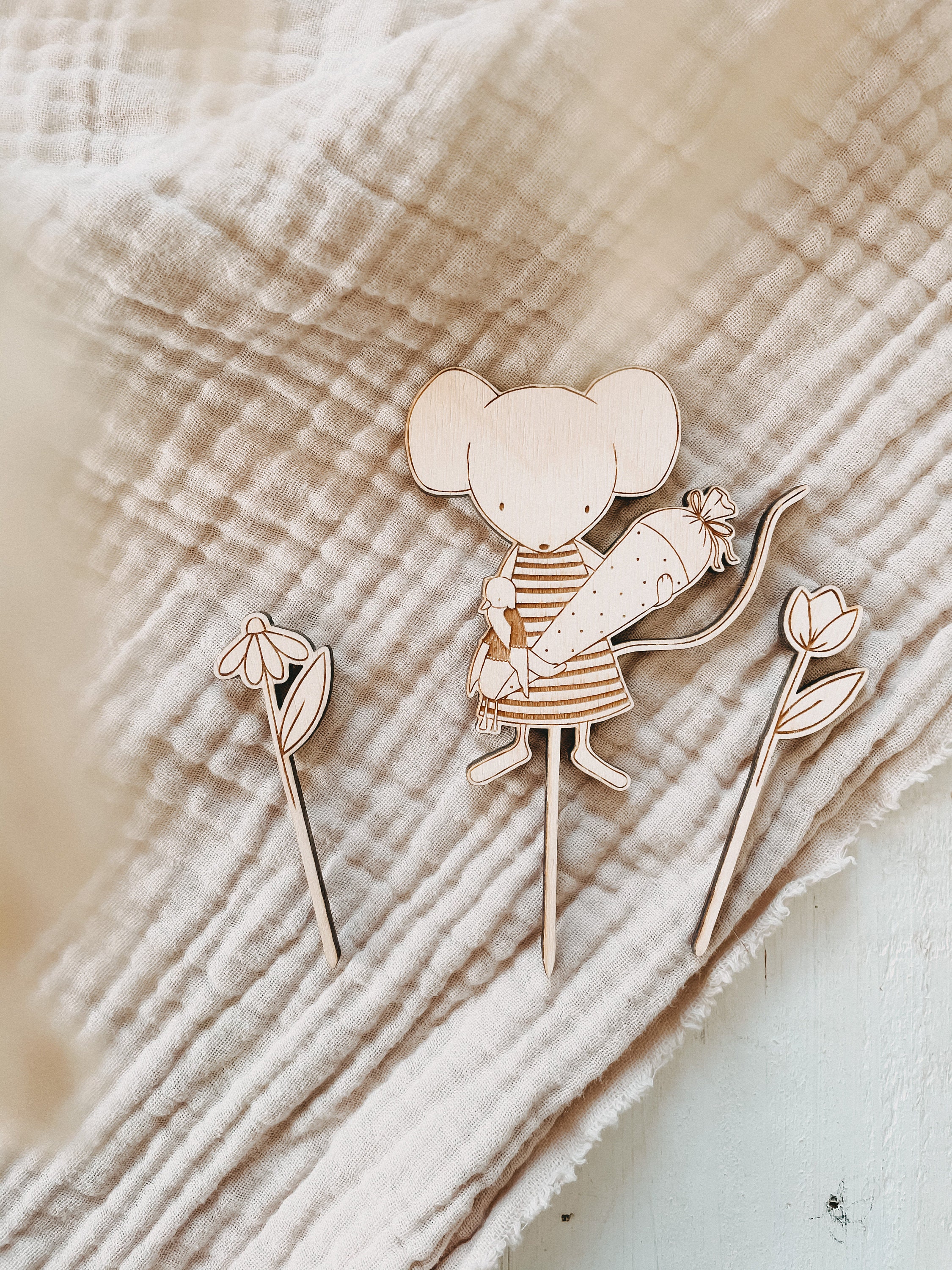 mouse cake topper girl | Kindergartener | wood | Tulip | chamomile | cake toppers