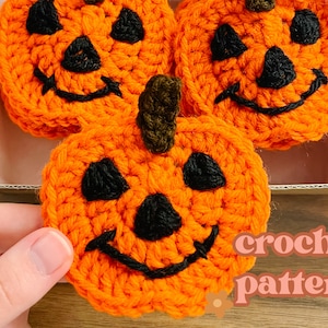 Mini Pumpkin Crochet Pattern / Halloween Crochet Patterns / Fall and Autumn Crochet Patterns / Applique Pumpkin Crochet Pattern