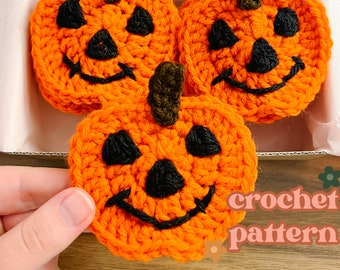 Mini Pumpkin Crochet Pattern / Halloween Crochet Patterns / Fall and Autumn Crochet Patterns / Applique Pumpkin Crochet Pattern