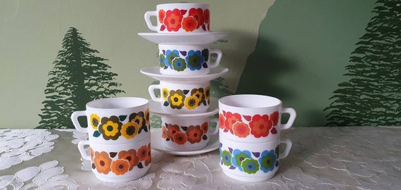 ARCOPAL 4 tea cups with saucer Lotus flowers collection, vintage 70s design  Made in France Retro Orange / Red, Pyrex crockery
