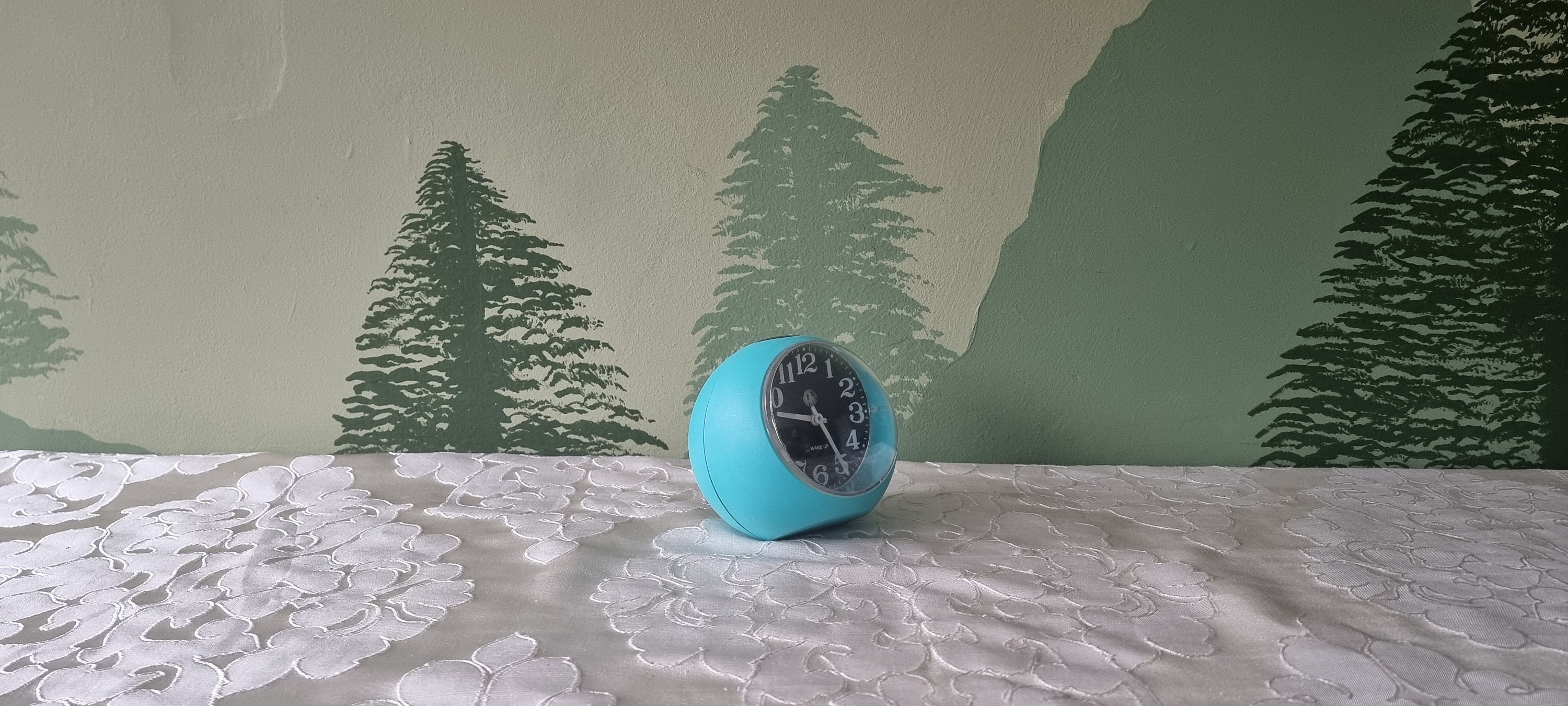 Vintage Space age style mechanical alarm clock 90's aqua blue round ball 70's design rare plastic turqoise