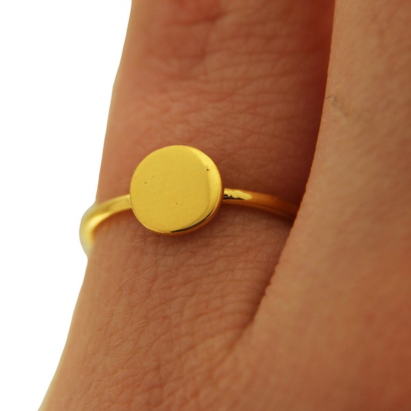 Solid 14k Yellow Gold Disc Ring / Round Minimalist Ring Made to Order / Simple Stacking Gold Ring