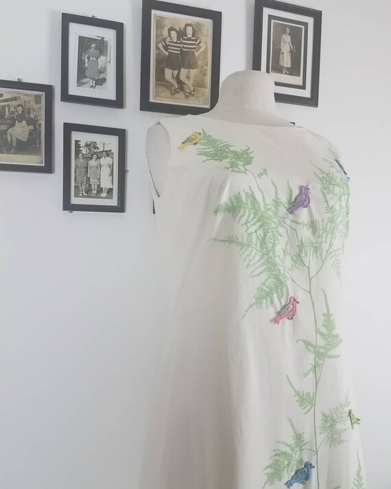 1960s "Little Birdy" Pastel Novelty Print Bird Dre