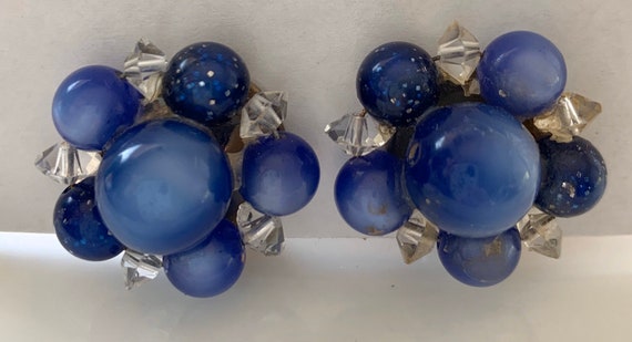 Lisner signed cluster clip on earrings in royal b… - image 1