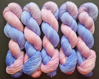 LUPINS - Handgefärbte Wolle Balance- 100 g Strang / 400 m