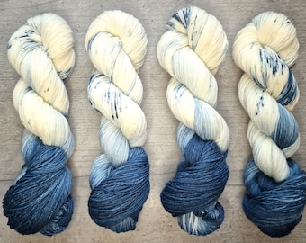 WINTER WONDERLAND - Handgefärbte Wolle Merino High Twist 4-fach - 100 g Strang / 400 m