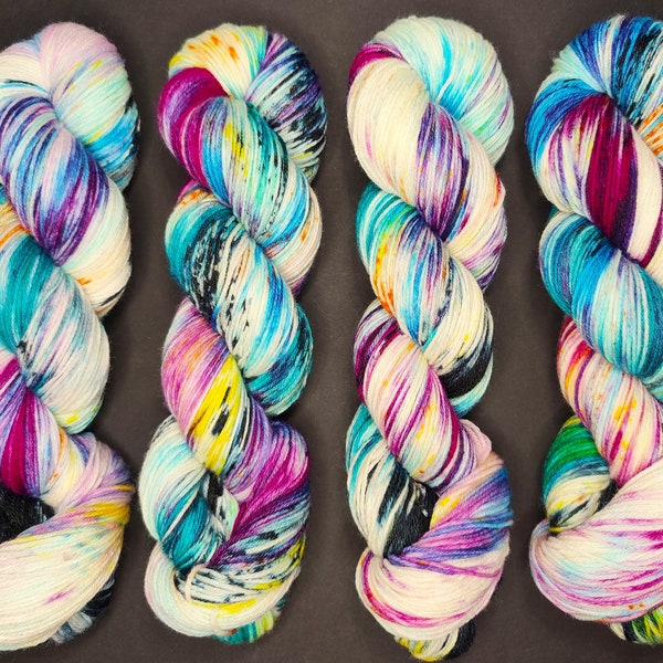 RAINBOW GRAFFITY - Handgefärbte Wolle Merino High Twist 4-fach - 100 g Strang / 400 m