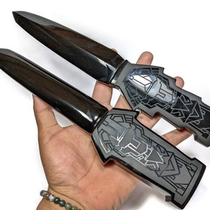 Totemic Guardians: Pair of daggers engraved on both sides. Hand-carved in black obsidian, Totems, 10&quot; long, Puma on the handle