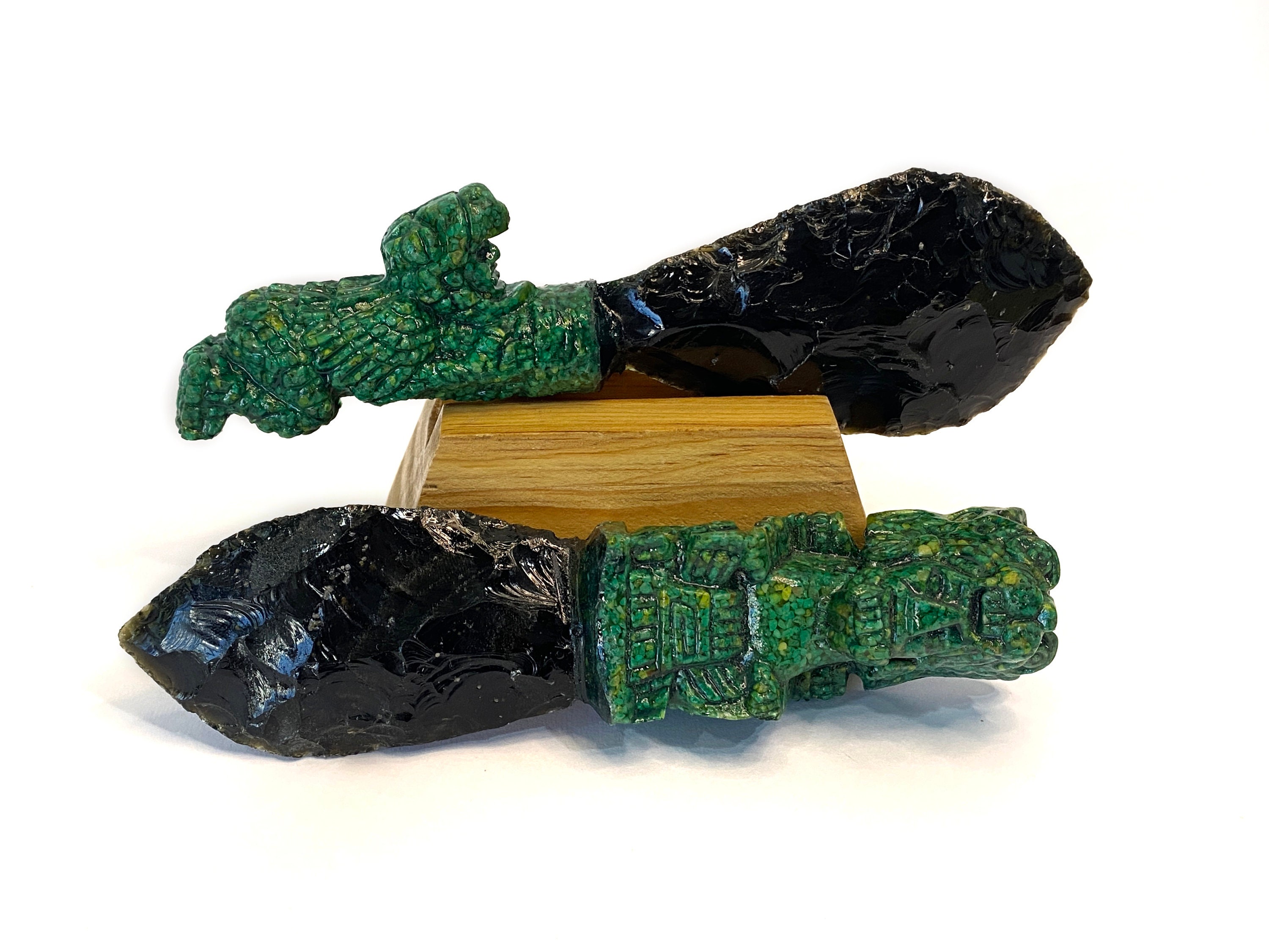 Ceremonial Daggers, Black Obsidian Knife Blade, Flint Knapped Techniques, Eagle and jaguar knives made of resin and sand on the handle, 7"