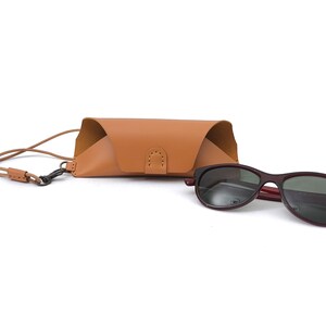 Estuche de cuero para gafas - Estuche artesanal con hebilla a presión - Personalizado de alta calidad - Funda fina para gafas - Estuche elegante para gafas