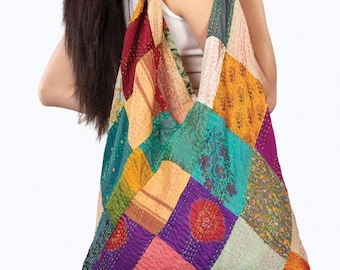Sacs triangulaires en patchwork de soie Kantha : couleurs assorties