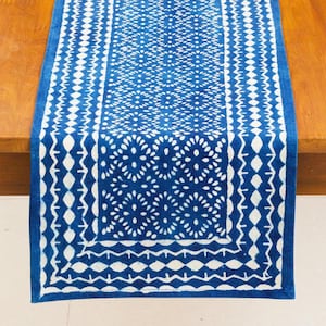 Indigo tafelloper met blokprint