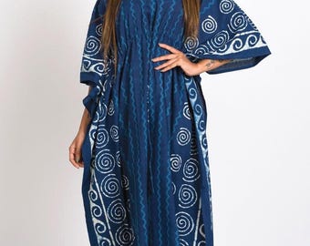 Vestido caftán con estampado de bloques en espiral