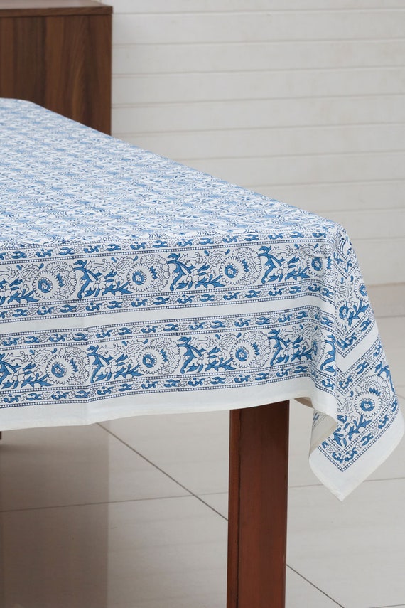 und weiße floralem Tischdecke mit Blockprint Blaue