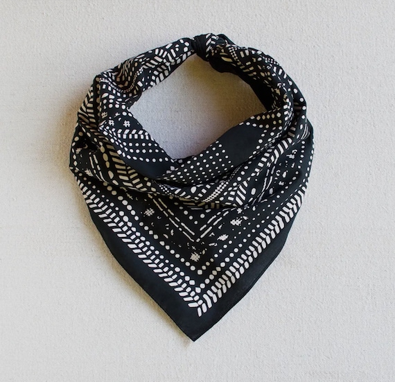 Organic Cotton Western Bandana Scarf – Vibrant Cowboy Bandana Accessory in High-Quality Fabric
