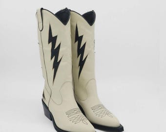 Lightning Bolt Western Boot — Elfenbensvita cowboystövlar i läder för kvinnor