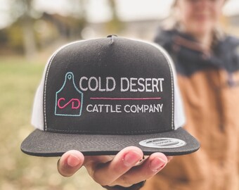 Cappellino da camionista Cold Desert Cattle Co., stile cowboy western con visiera snapback