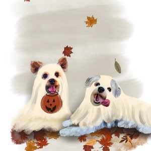 Pu&ograve; includere: Due cani bianchi vestiti da fantasmi per Halloween. Il cane a sinistra tiene una piccola zucca arancione. Entrambi i cani sono seduti su uno sfondo marrone e bianco con foglie autunnali sparse.