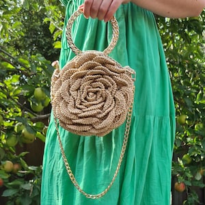 Bolso de Crochet Rosa Hecho a Mano | Cartera Floral con Cadena Dorada | Cartera de Noche Bagstreetgirls | Bolso Cruzado Boho Chic Único