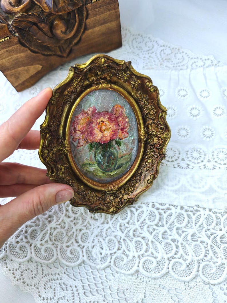 Oljemålning med pioner, konst i vintagestil, blommig stilleben, inramad väggdekor, present till födelsedag bild 7