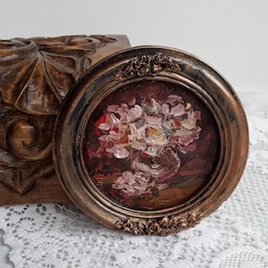 Pintura al óleo floral, arte vintage, pintura de peonías, decoración de pared con un toque melancólico, arte con marco redondo, decoración de pared de galería, obra de arte única.